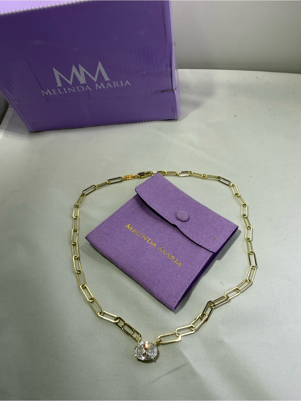 Melinda Maria Iconic Hello Gorgeous pendant on Samantha chain - Picture 3 of 7